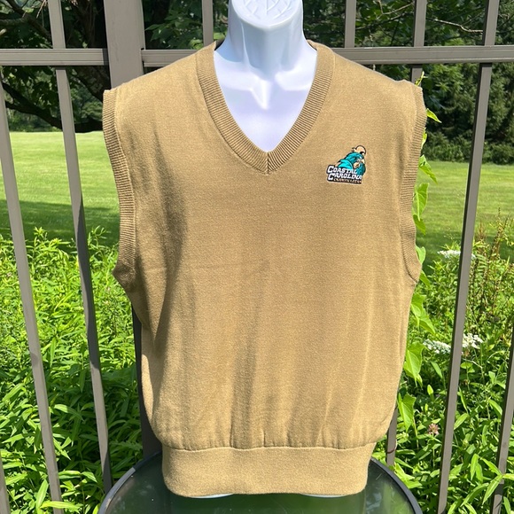 NWT Coastal Carolina Chanticleers Tan Golf Vest by Reserve by Sport Haley Sz XL - Picture 2 of 8